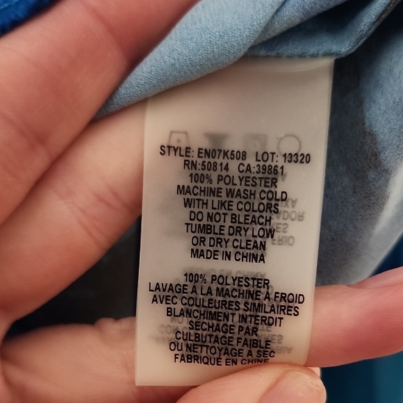 Elie Tahari Blue Blouse with Mandarin Collar and 3/4 Sleeves - Picture 6 of 11